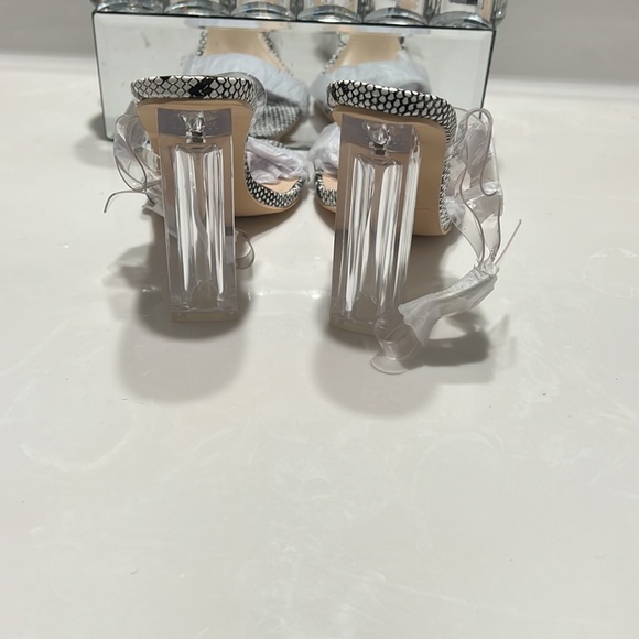 Shoes - Picture 4 of 4